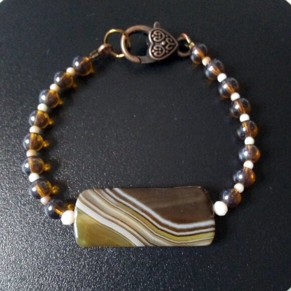 Brown Tan & White Agate Bracelet! Easy Open Clasp! Neutral Colors! 7-7.5" Wrists - Picture 2 of 9
